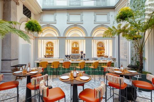 Tecnoarredamenti realizza gli arredi per il prestigioso Da Vittorio Cafè Louis Vuitton